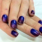 manicura azul purpura