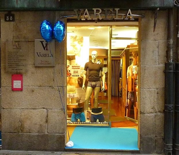 Escaparate Varela Íntimo, Tienda de ropa interior hombre en Ourense