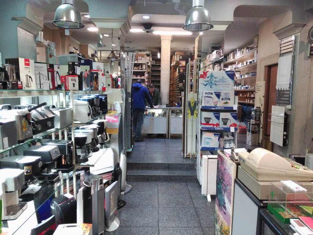 Interior tienda electrodomésticos aragonés