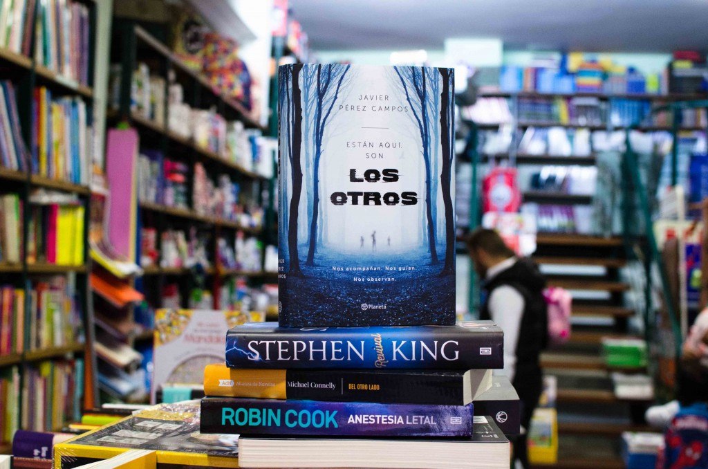 Los otros - Libros de Terror en Librería Queixumes