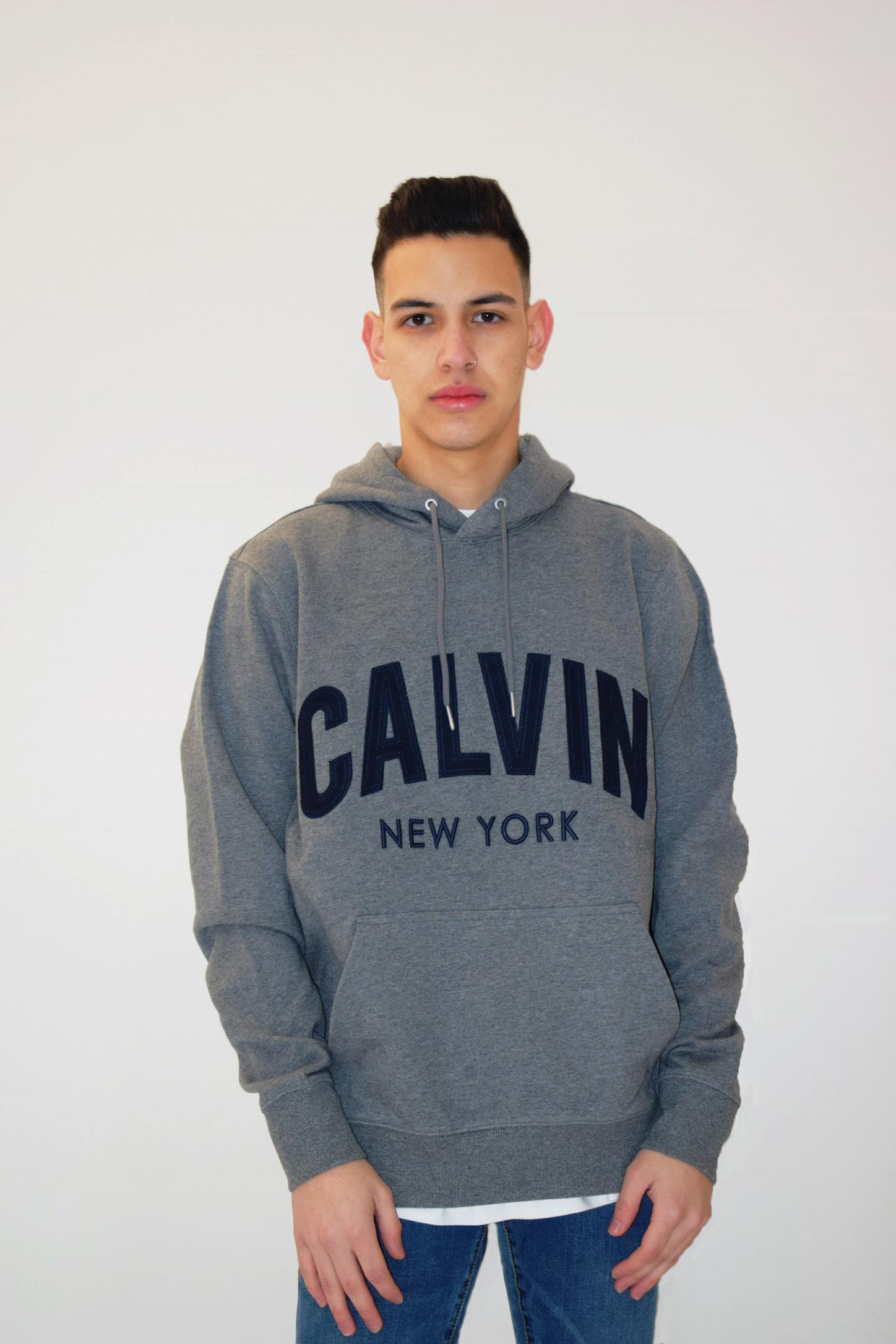 sudadera gris calvin Klein capucha - 4elementos