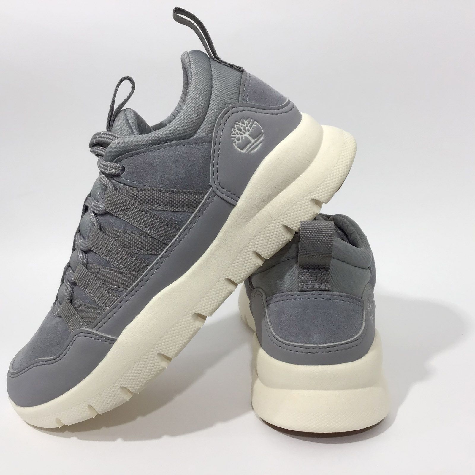 sepatu sneakers timberland