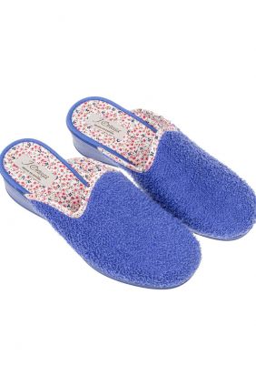Comprar online Zapatilla de rizo cerrada con cuña J.Ortega